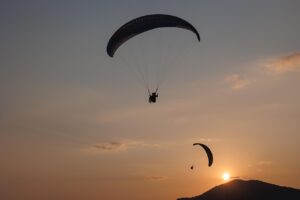 btw-aangifte, btw-suppletie en loonheffingen - de aanslagen moeten ook in je zomervakantie op tijd ingediend worden.